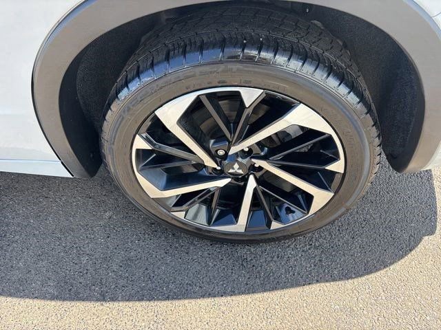 Used 2023 Mitsubishi Outlander SEL AWD/4WD image 47