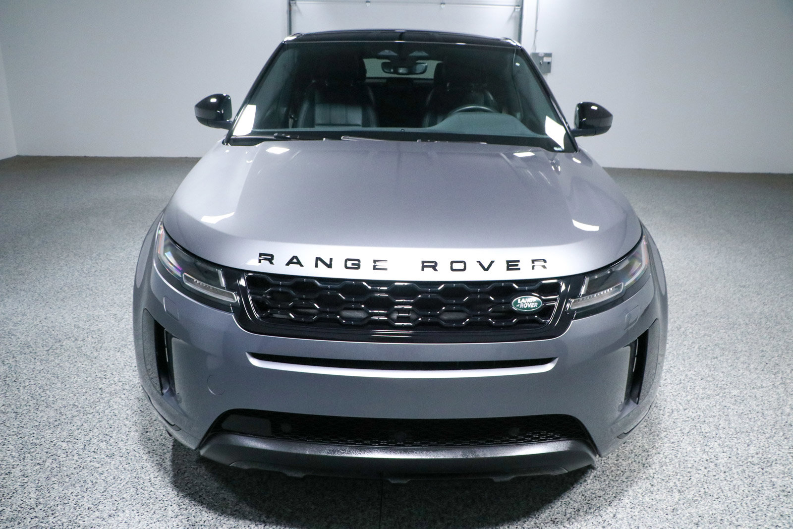Used 2023 Land Rover Range Rover Evoque S image 4