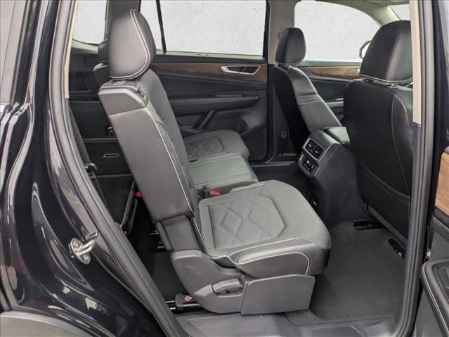 Used 2024 Volkswagen Atlas SE image 17