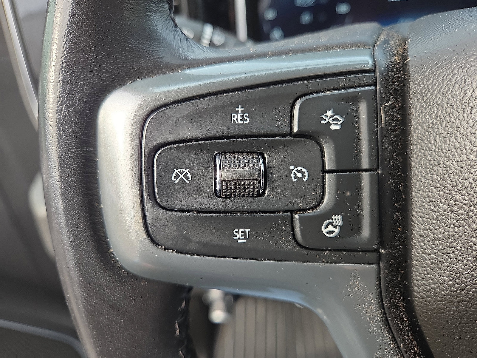 Used 2022 Chevrolet Silverado 1500 LT image 30