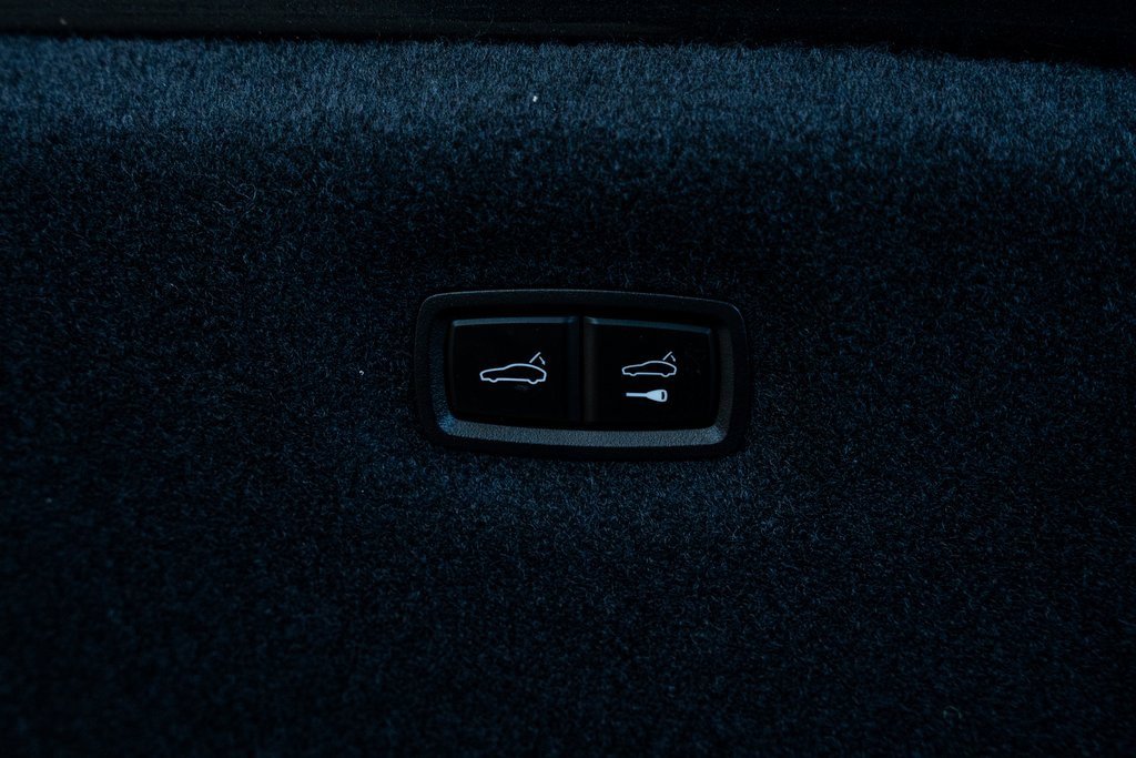 Used 2021 Porsche Taycan image 54