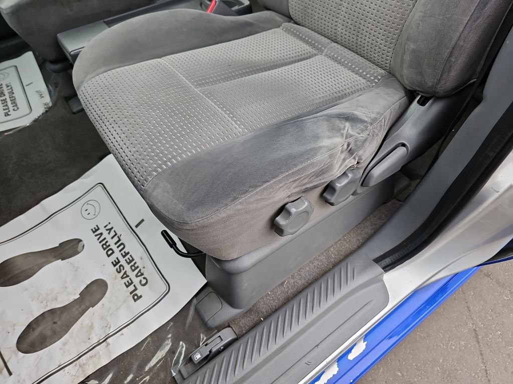 Used 2005 MAZDA MPV LX w/ Floor & Cargo Mat Pkg image 31