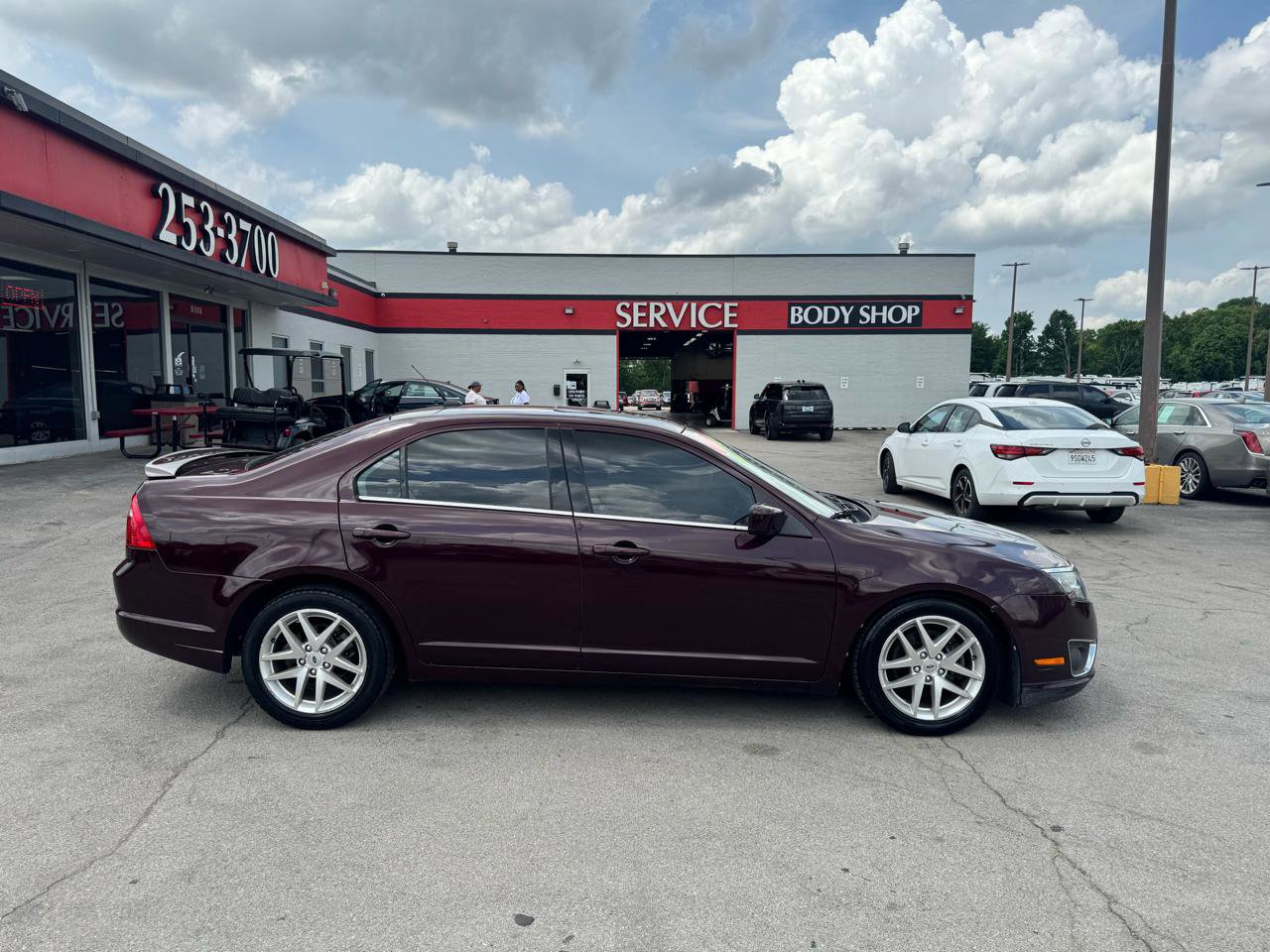 Used 2012 Ford Fusion SEL FWD image 2