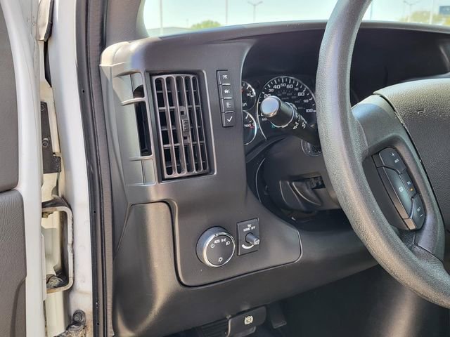 Used 2018 Chevrolet Express 2500 w/ Driver Convenience Package RWD image 12