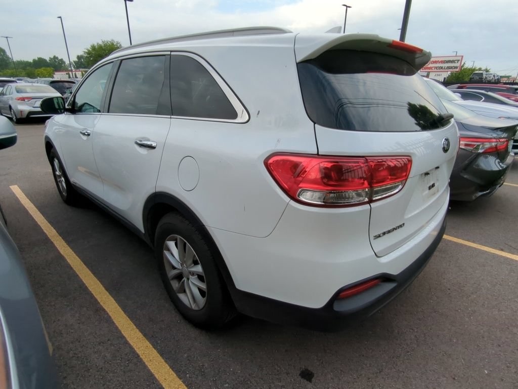Used 2018 Kia Sorento AWD image 4