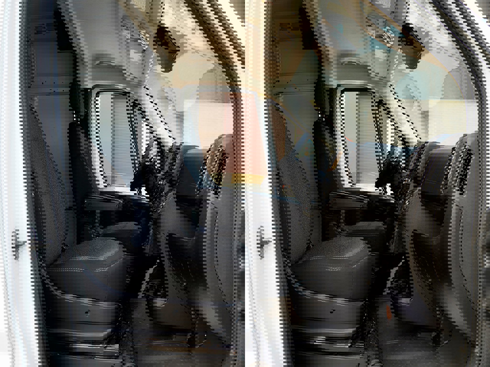 Used 2024 RAM ProMaster 2500 w/ Convenience Group image 21