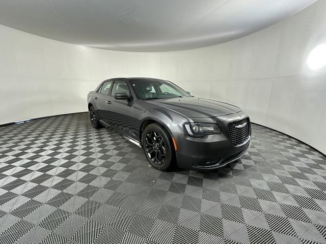Used 2019 Chrysler 300 S AWD/4WD image 3