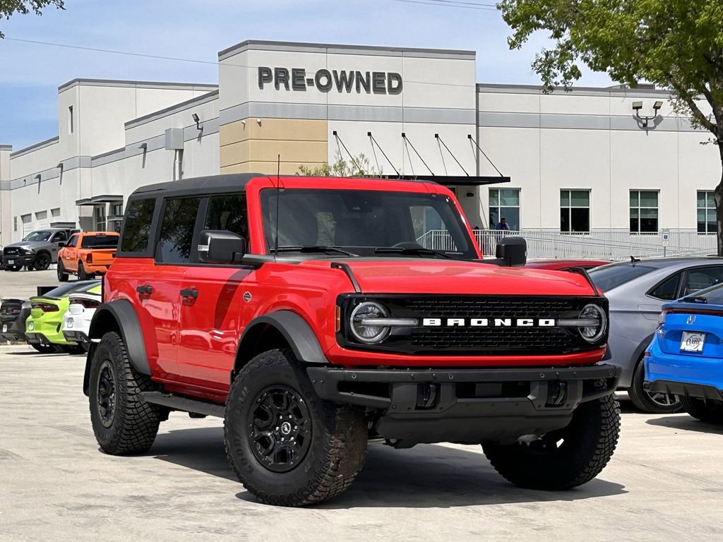 Used 2024 Ford Bronco Wildtrak image 2