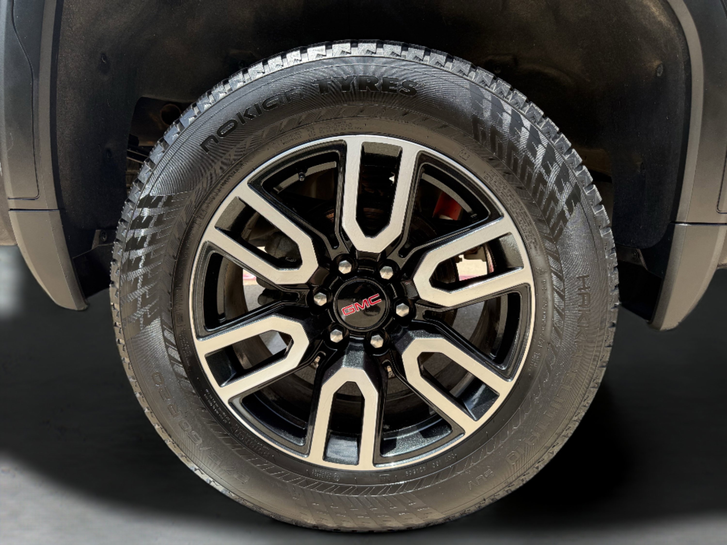 Used 2024 GMC Sierra 1500 AT4 image 12