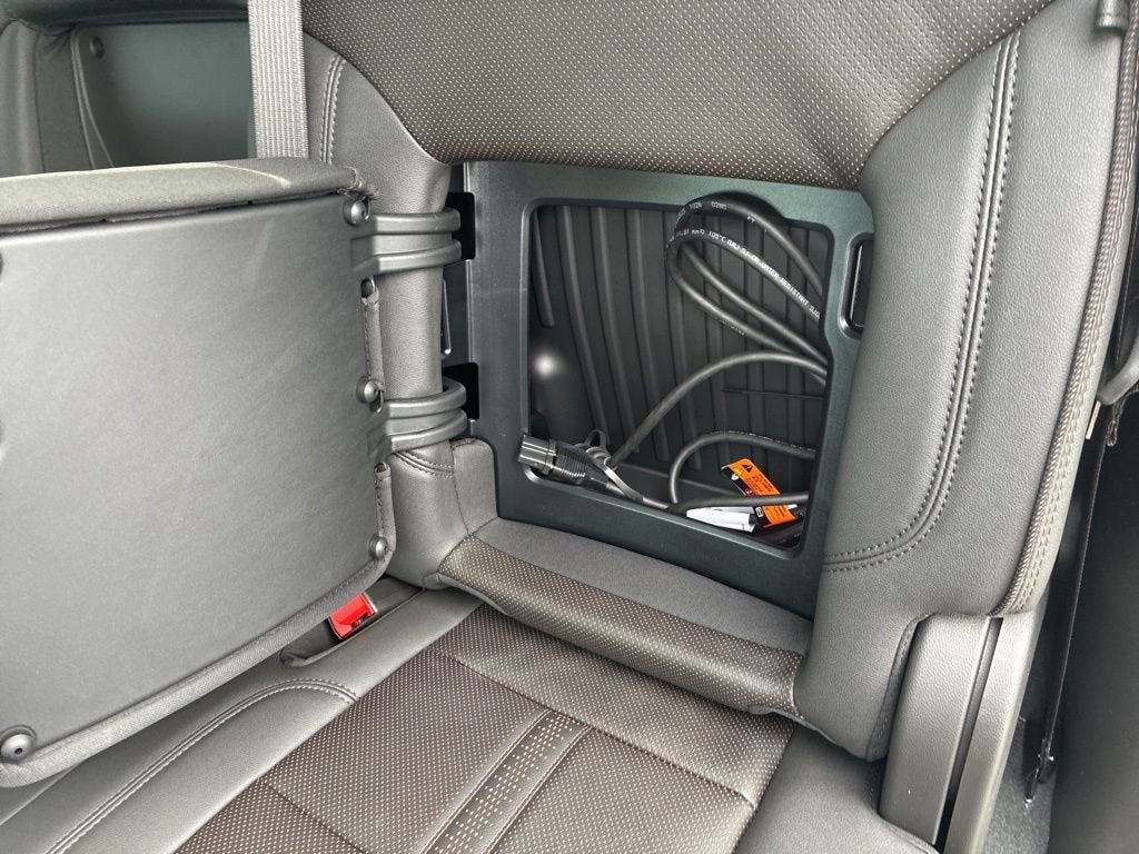 New 2026 Chevrolet Silverado 1500 High Country w/ Technology Package AWD/4WD image 37