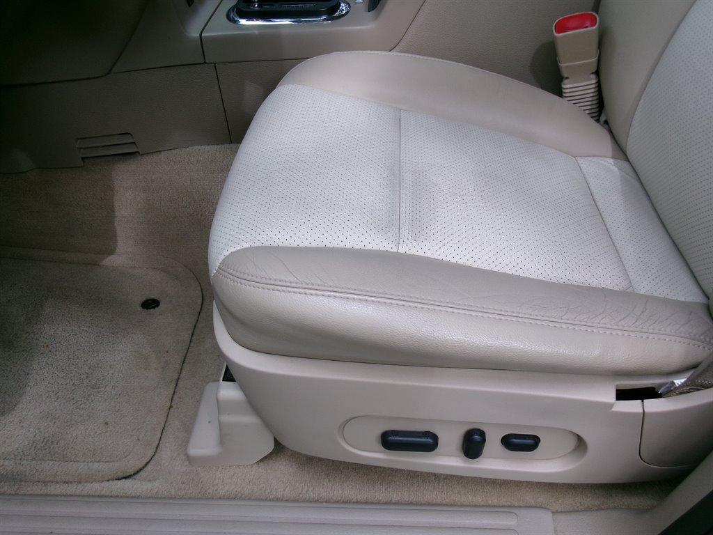 Used 2010 Mercury Mountaineer AWD image 13
