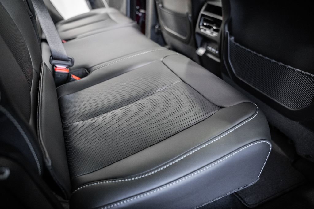 New 2026 Jeep Grand Cherokee Limited AWD/4WD image 32