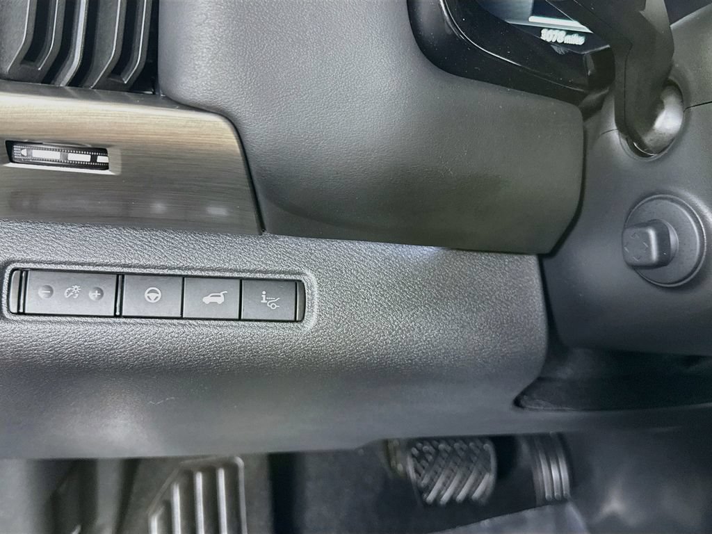 Certified 2025 Nissan Pathfinder Platinum w/ Cargo Package AWD/4WD image 22