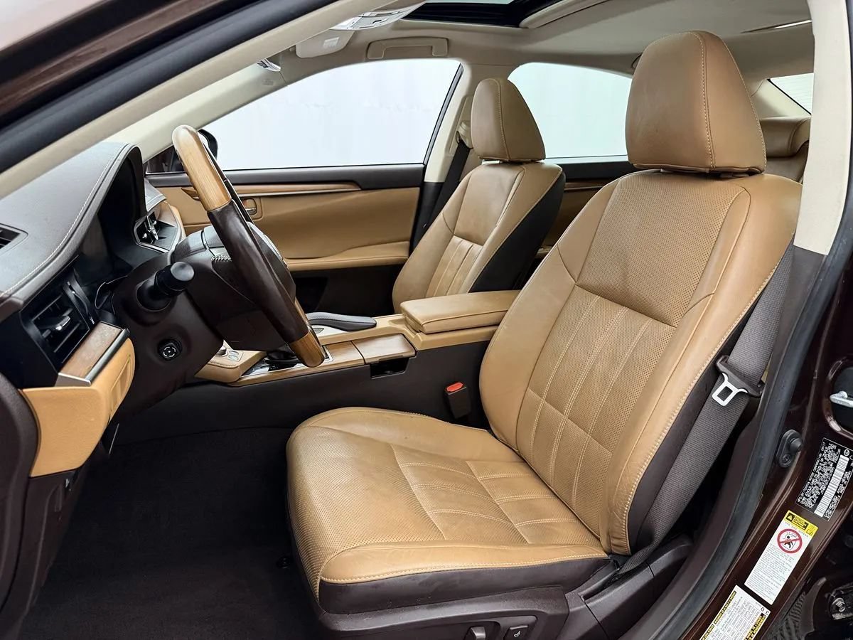 Used 2018 Lexus ES 300h w/ Luxury Package FWD image 10