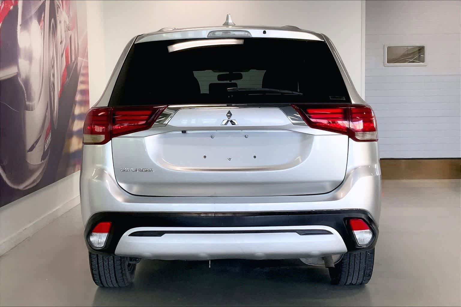 Used 2020 Mitsubishi Outlander ES image 5
