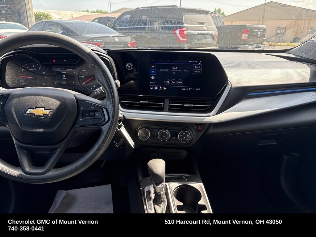 Used 2024 Chevrolet Trax LS w/ Driver Confidence Package FWD image 18