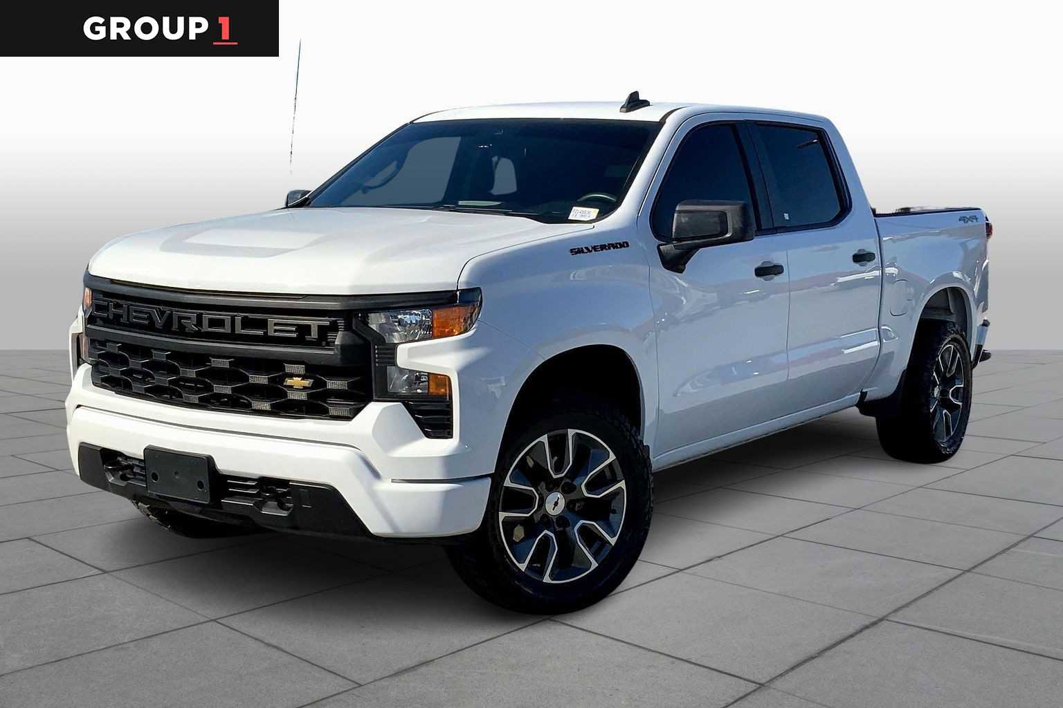 Used 2023 Chevrolet Silverado 1500 Custom image 1