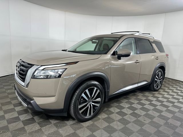 Used 2023 Nissan Pathfinder Platinum image 7