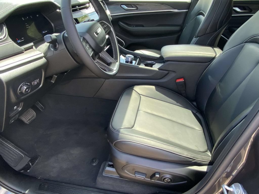 New 2026 Jeep Grand Cherokee L Limited w/ Limited Altitude Package RWD image 41