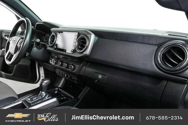 Used 2022 Toyota Tacoma TRD Sport w/ Technology Package AWD/4WD image 21