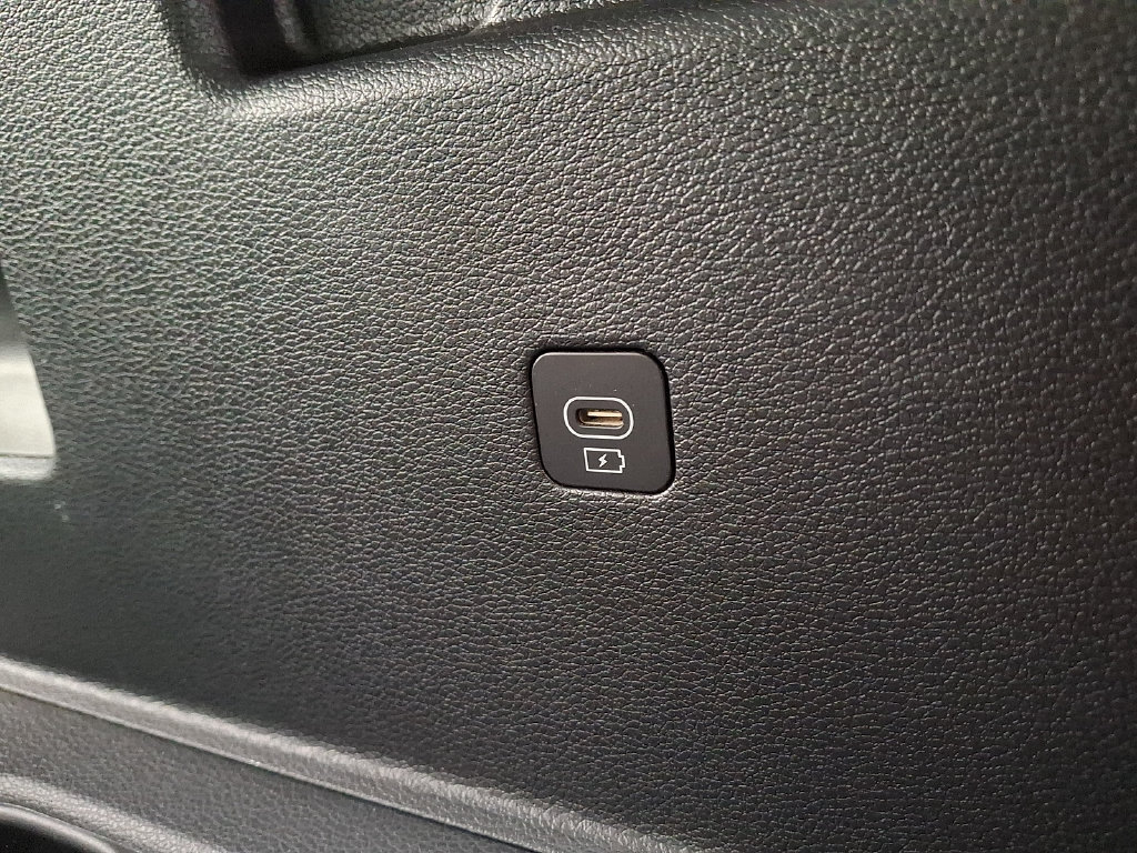 Used 2023 Kia Telluride S AWD/4WD image 11