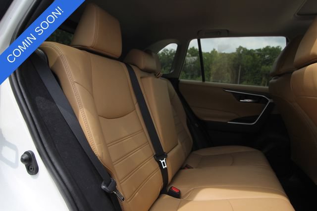 Used 2020 Toyota RAV4 XLE Premium FWD image 7