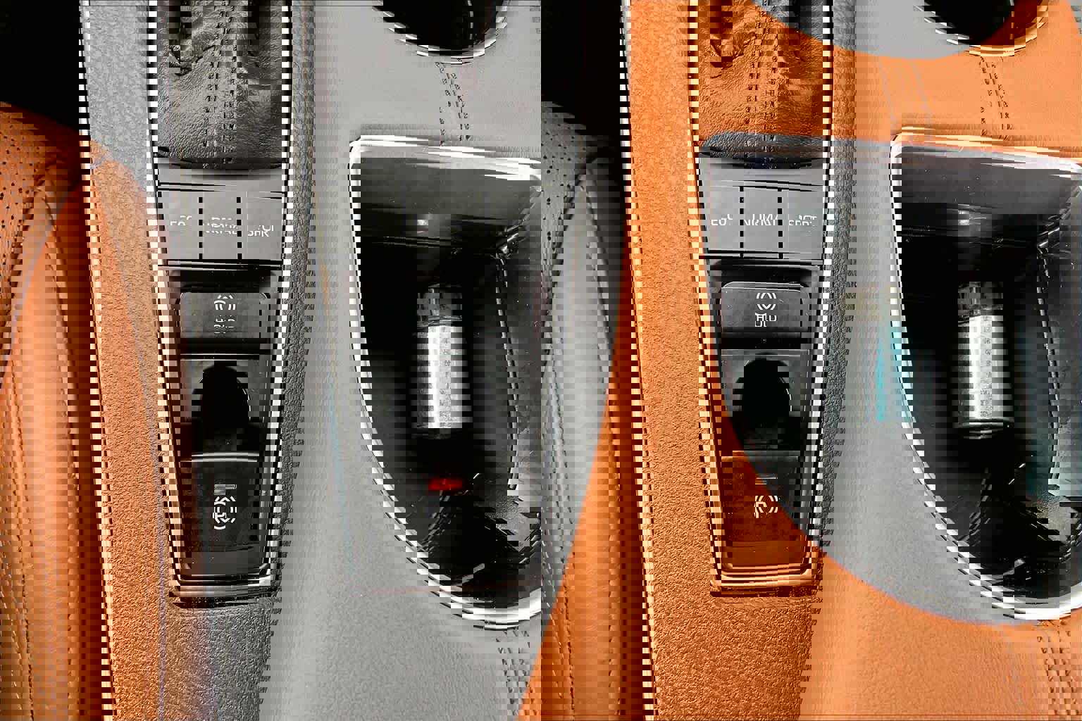 Used 2019 Toyota Avalon Limited image 34