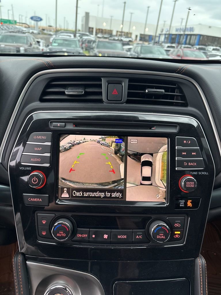 Used 2023 Nissan Maxima SR w/ Sport Mat Group image 12