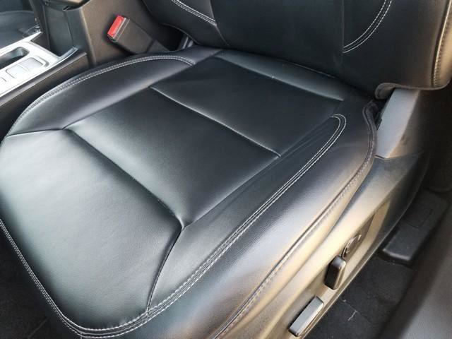 Used 2022 Ford Explorer XLT w/ Equipment Group 202A image 13