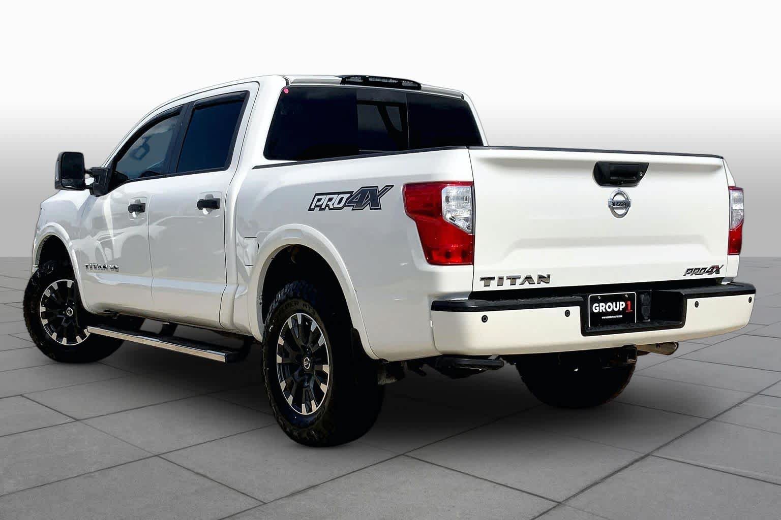 Used 2019 Nissan Titan PRO-4X w/ Pro-4x Convenience Package AWD/4WD image 12