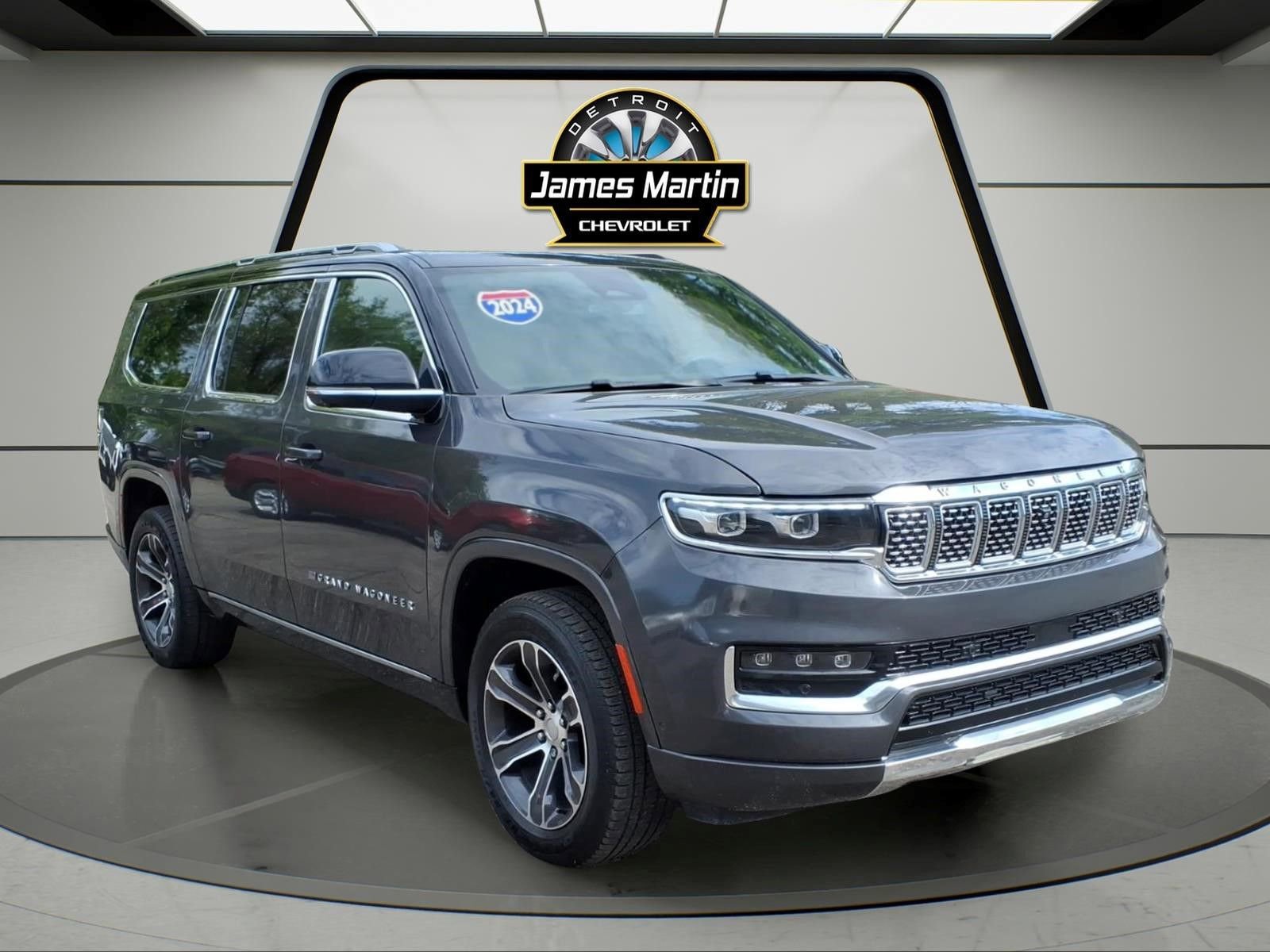 Used 2024 Jeep Grand Wagoneer L 4WD image 3