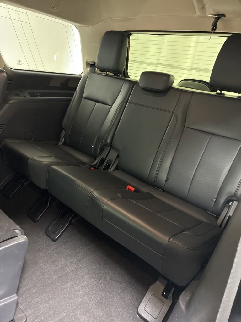 Used 2024 Ford Expedition XLT image 27