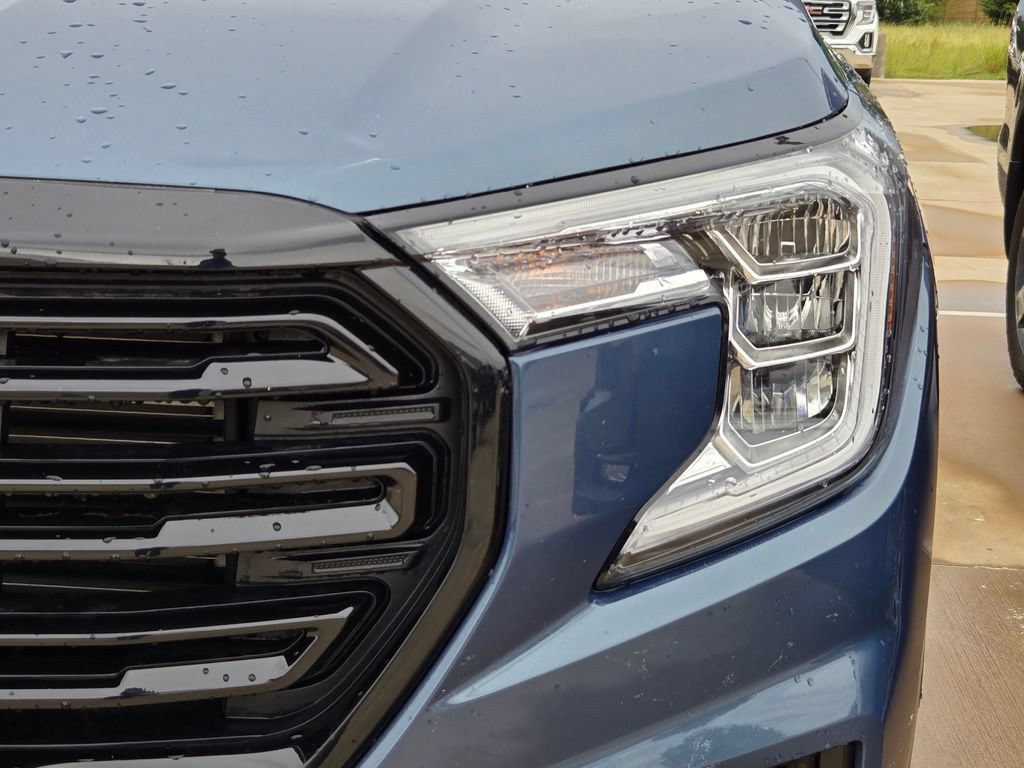 Used 2024 GMC Terrain SLT w/ Elevation Edition AWD/4WD image 23