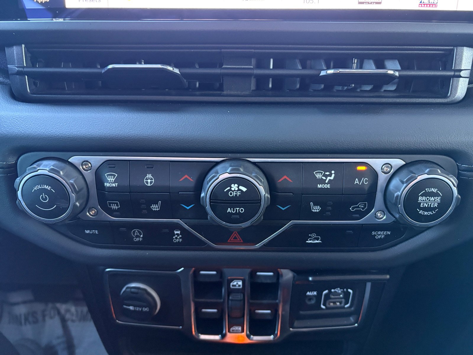 Used 2024 Jeep Gladiator Sport image 16