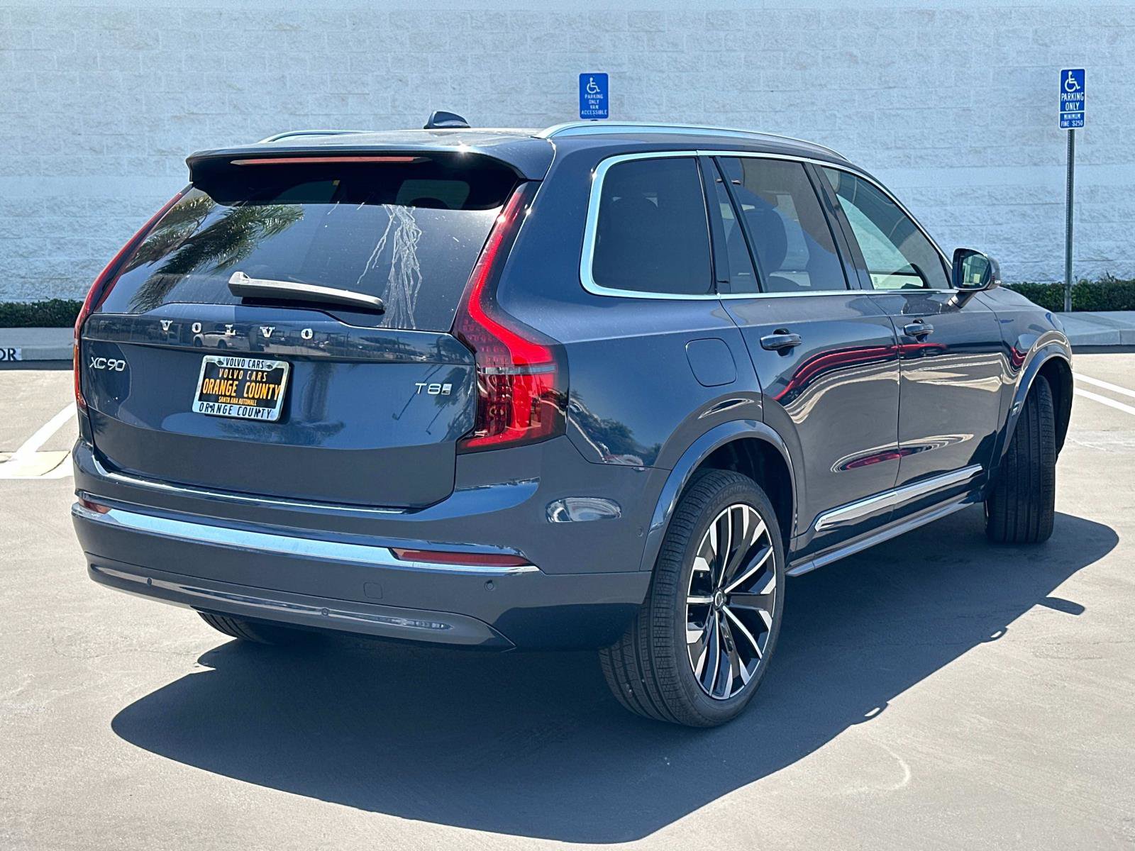 New 2026 Volvo XC90 T8 Plus image 4