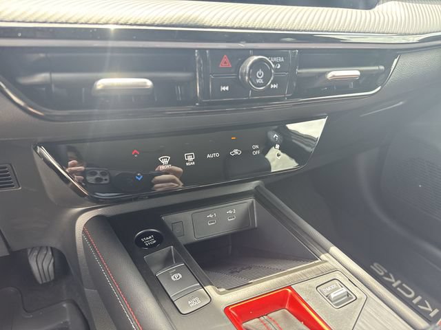 New 2025 Nissan Kicks SR FWD image 21