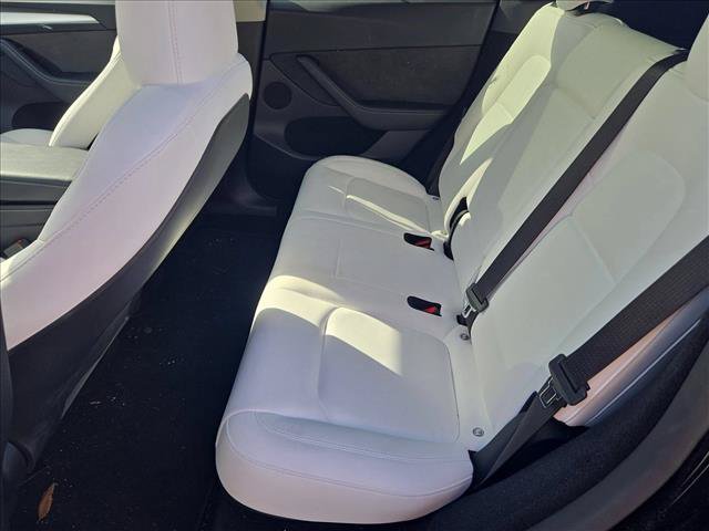 Used 2024 Tesla Model Y 2WD image 19