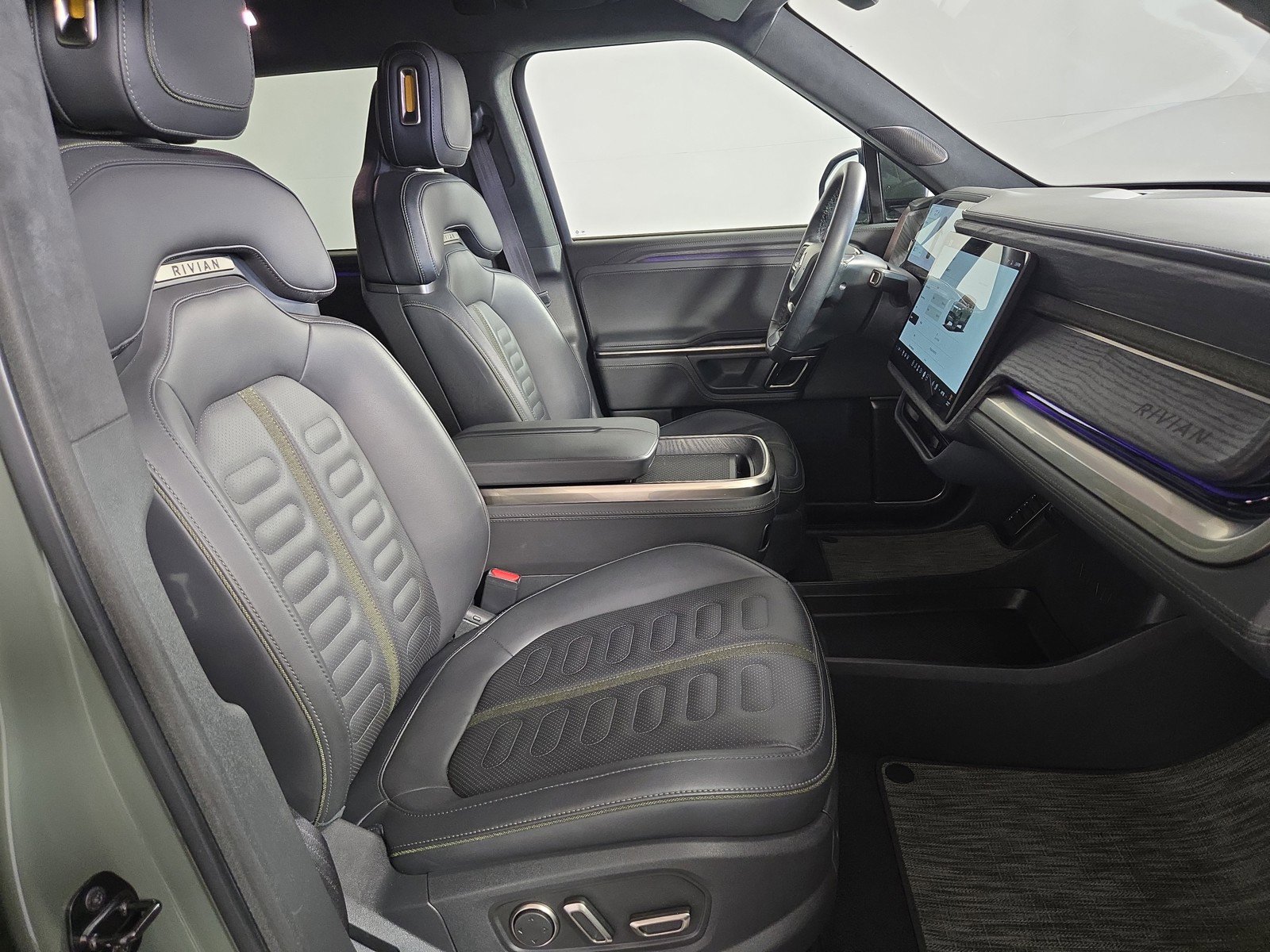 Used 2023 Rivian R1S Launch Edition image 24