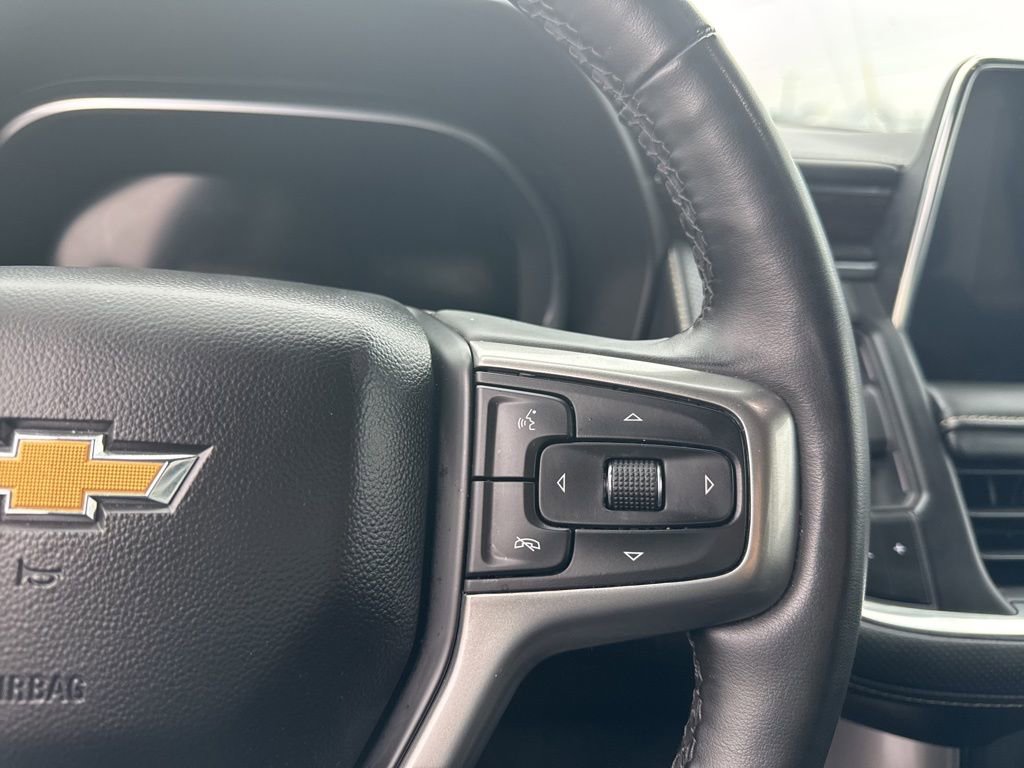 Used 2023 Chevrolet Suburban Premier image 16