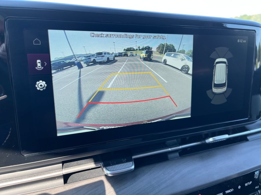 Used 2023 Kia Carnival EX FWD image 19
