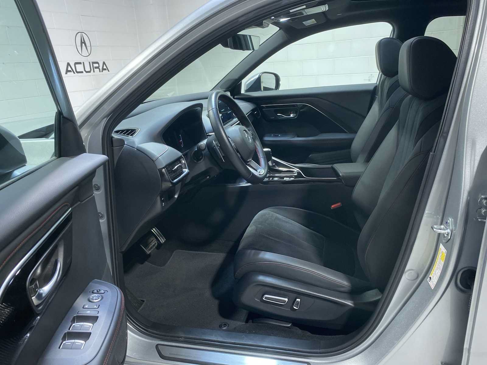 Certified 2025 Acura ADX A-Spec AWD/4WD image 2
