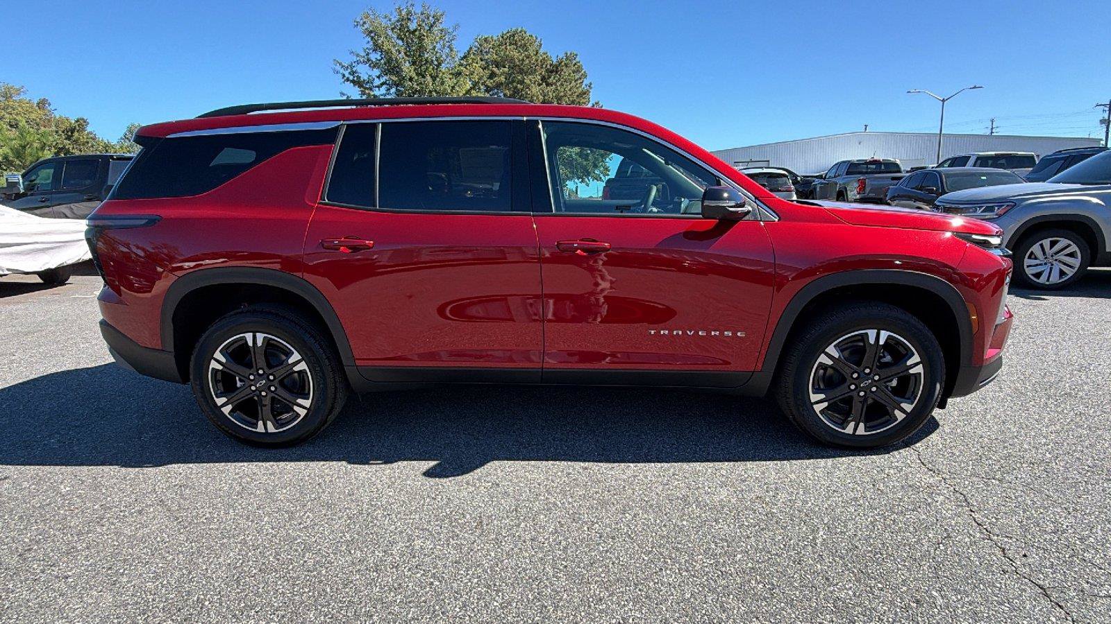 New 2027 Chevrolet Traverse LT w/ Driver Confidence Package FWD image 8