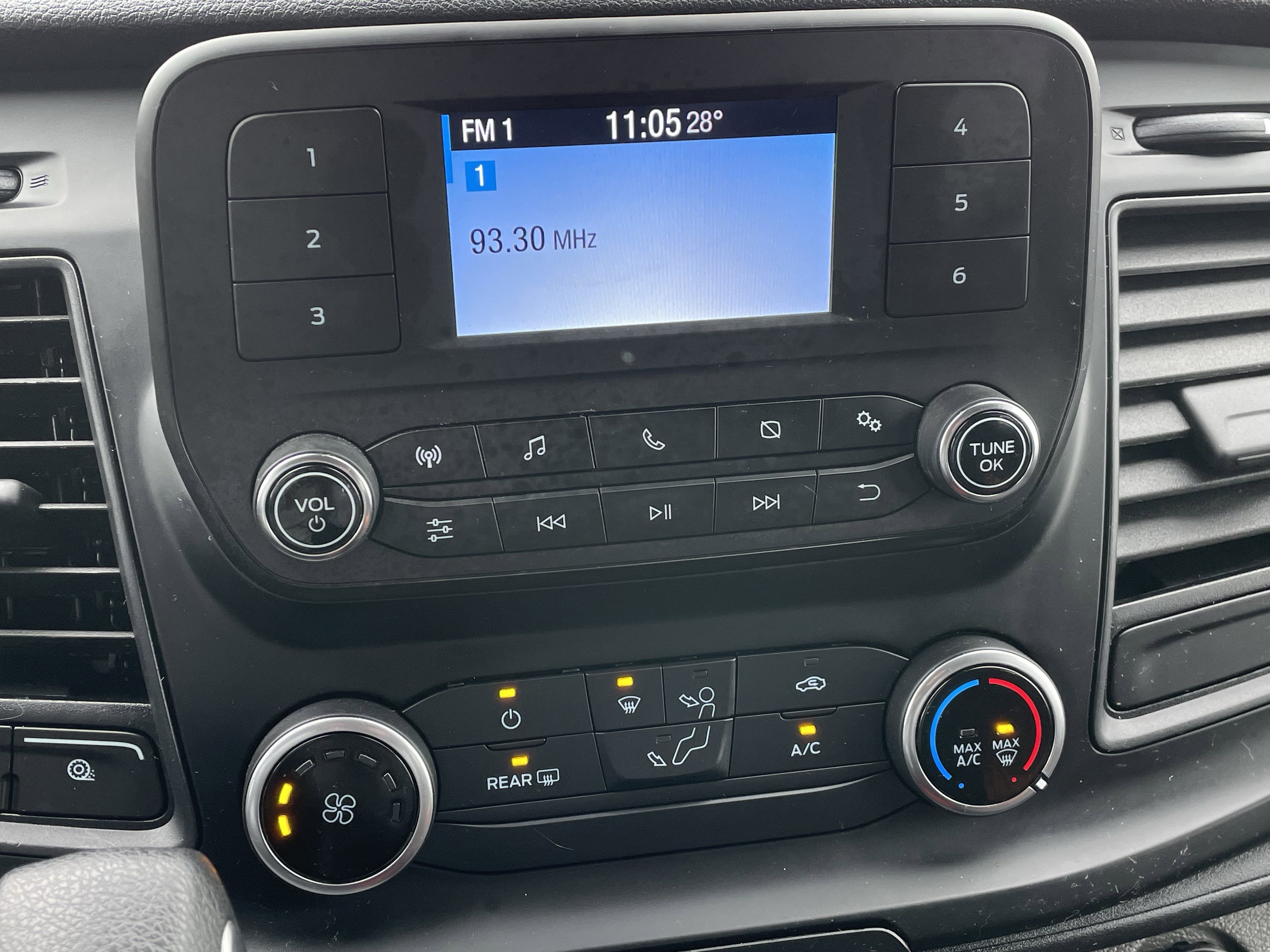 Used 2024 Ford Transit 250 Low Roof w/ Exterior Upgrade Package image 28