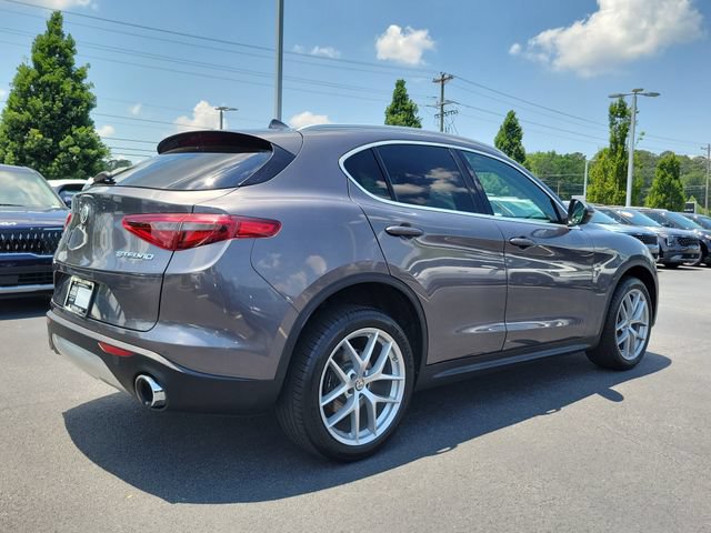 Used 2018 Alfa Romeo Stelvio AWD image 4