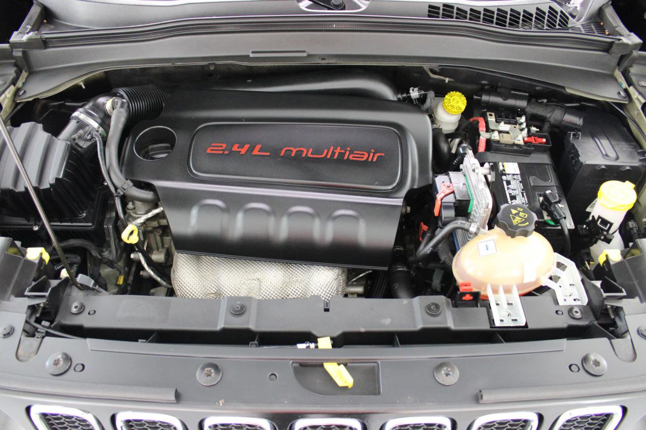 Used 2017 Jeep Renegade Latitude image 63