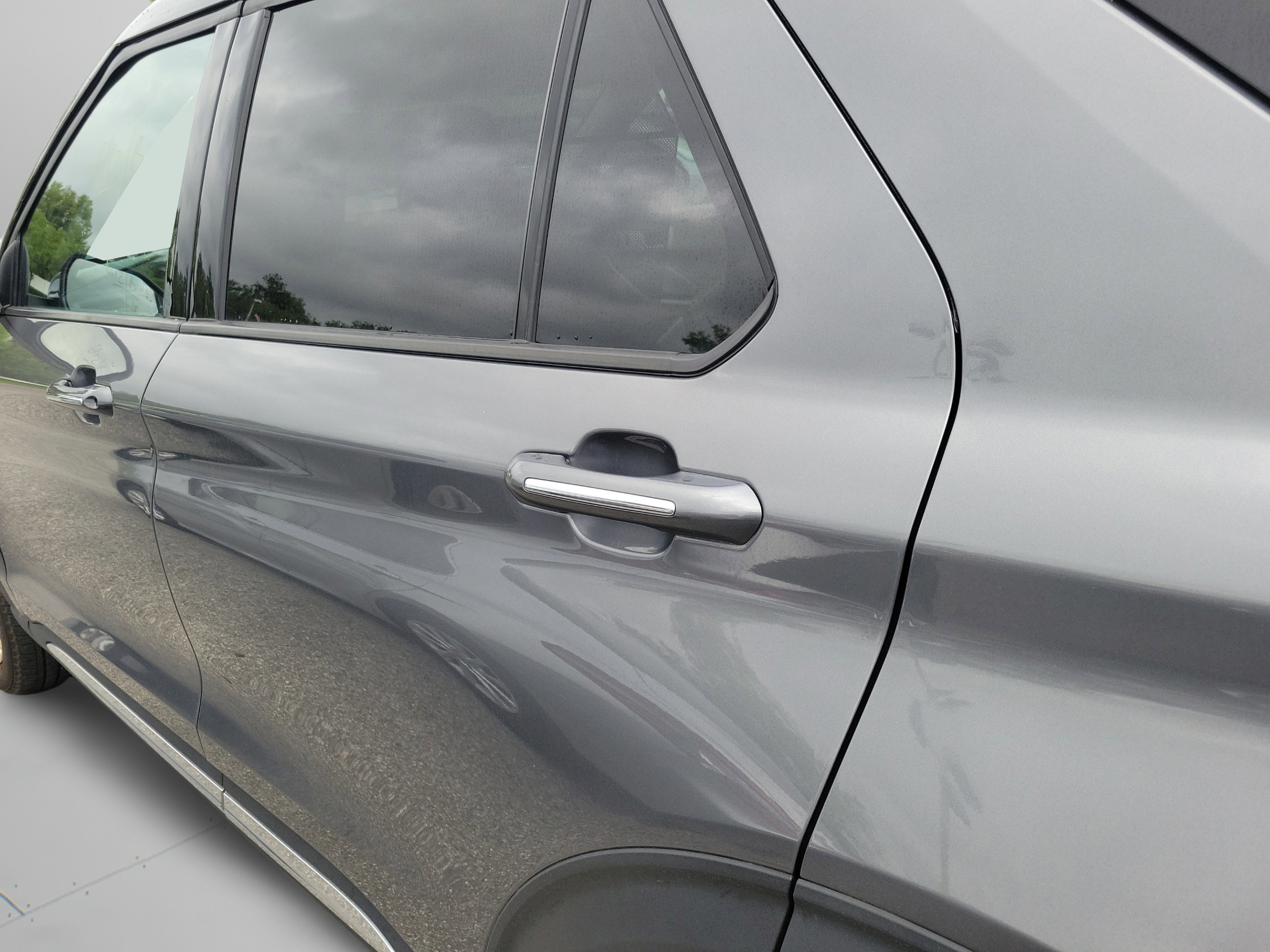 Used 2024 Ford Explorer Limited w/ Limited Technology Package RWD image 28