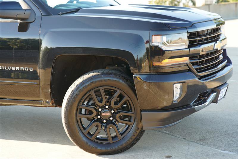 Used 2018 Chevrolet Silverado 1500 LT w/ All Star Edition AWD/4WD image 12