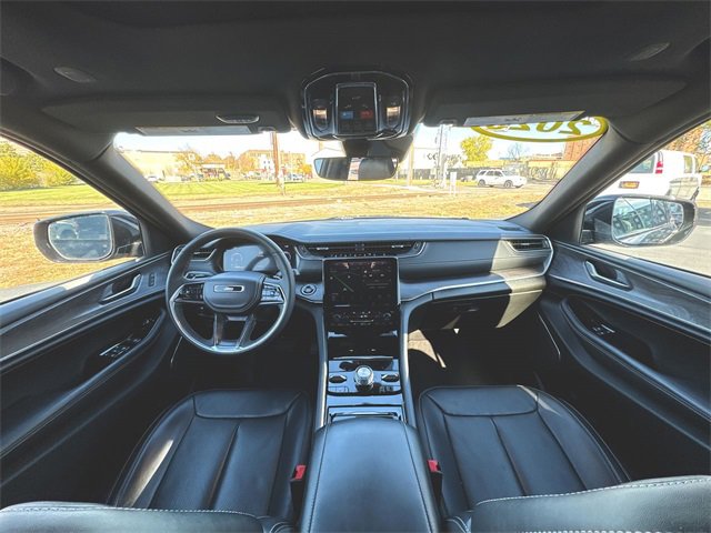 Used 2023 Jeep Grand Cherokee Overland image 21