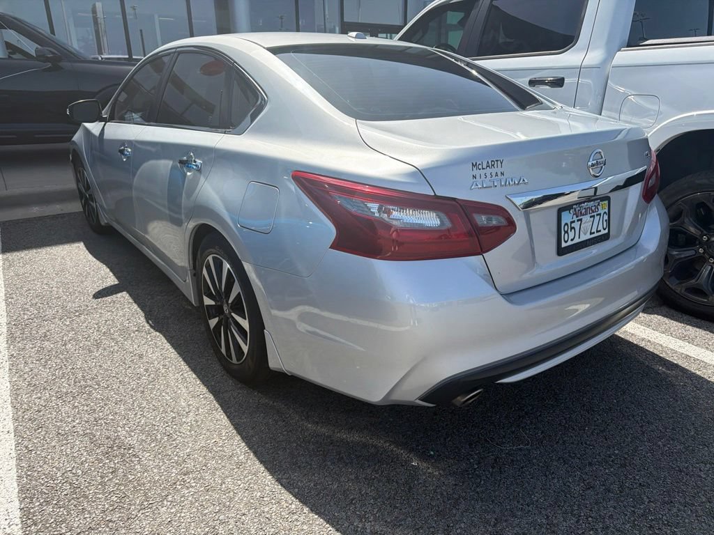 Used 2018 Nissan Altima 2.5 SL w/ 2.5 SL Technology Package FWD image 3