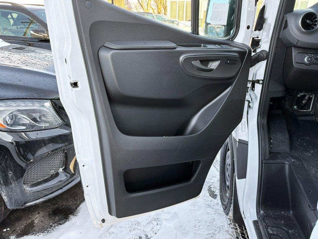 Used 2026 Mercedes-Benz Sprinter 2500 image 8